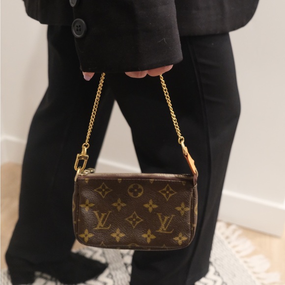 Louis Vuitton Mini Pochette - Picture 11 of 12